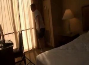 принцесса Рене доминирует и сидит на лице